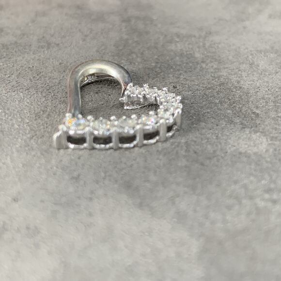 10k White Gold and Diamond Open Heart Dainty Pendant Signed JTW - Picture 4 of 6